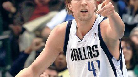 In welche Richtung gehen wir? Dirk Nowitzki steht mit den Dallas Mavericks vor einer schwierigen Aufgabe. 