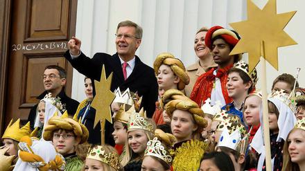 Narzissmus in der Politik: Christian Wulff inmitten der Sternsinger. 