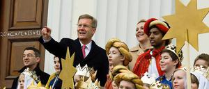 Narzissmus in der Politik: Christian Wulff inmitten der Sternsinger. 