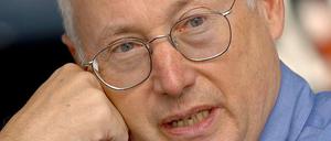 Stefan Aust war von 1994 bis 2008 Chefredakteur des „Spiegels“. Heute ist er Miteigentümer des Nachrichtensenders N24 und Berater der Wochenzeitung „Die Zeit“.