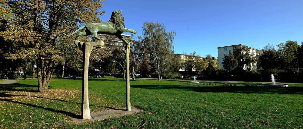 Bayerischer Löwe auf dem Bayerischen Platz im Bayerischen Viertel in Berlin-Schöneberg.