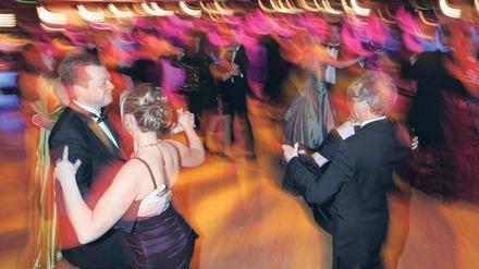 Den Dreh raus. Nach kurzer Feiertagspause nimmt die Berliner Ballsaison wieder Tempo auf. Der traditionsreiche Presseball macht den Anfang. Foto: Eventpress Herrmann