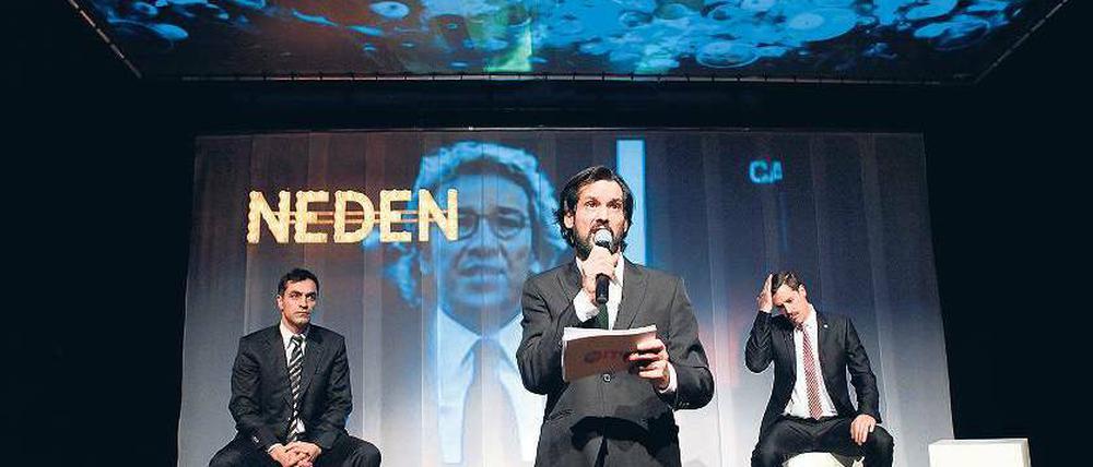 Hetze zur besten Sendezeit. In der Talkshow „Neden“ wird Hrant Dink bedroht. Regisseur Züli Aladaz stellt die Szene nach. Foto: Drama