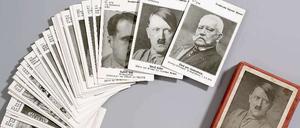 Das Führer-Quartett. Völlig klar, was hier Trumpf ist. In der Ausstellung des Deutschen Historischen Museums soll jedoch kein Führerkult betrieben, sondern Hitler im Zusammenspiel mit seinen Untertanen gezeigt werden.