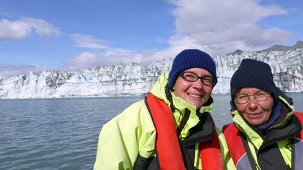Reiseführer-Autorinnen Natascha Thoma und Isa Ducke 2021 in Island.