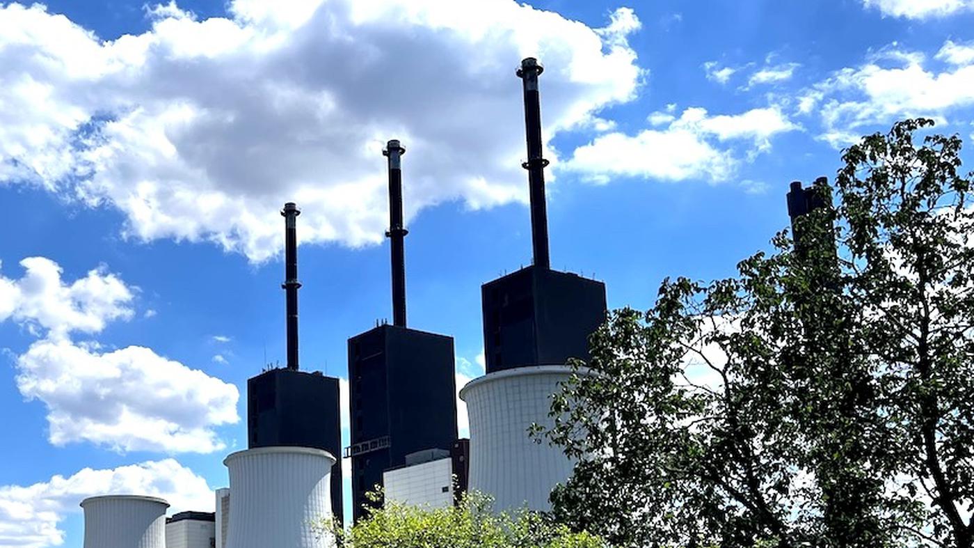 Rückbau des Kraftwerks BerlinLichterfelde Es waren einmal drei Türme
