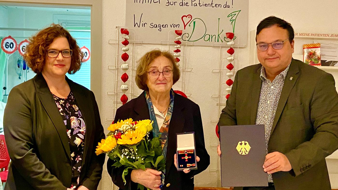 Erste Sozialberatung in Arztpraxis Lichtenbergerin erhält Verdienstorden