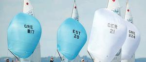 Die Idylle täuscht. Beim Segeln geht es mitunter überaus rau und lautstark zu. Zumindest wenn man um große sportliche Ziele kämpft, etwa die Olympiateilnahme. Foto: dpa