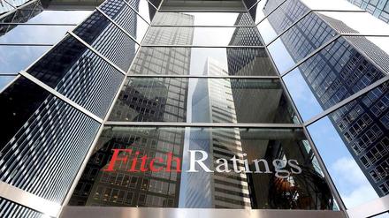 Sechs Länder der Eurozone standen schon seit Dezember unter verschärfter Beobachtung. Jetzt hat die Ratingagentur Fitch die Kreditwürdigkeit von fünf Euro-Ländern herabgestuft.