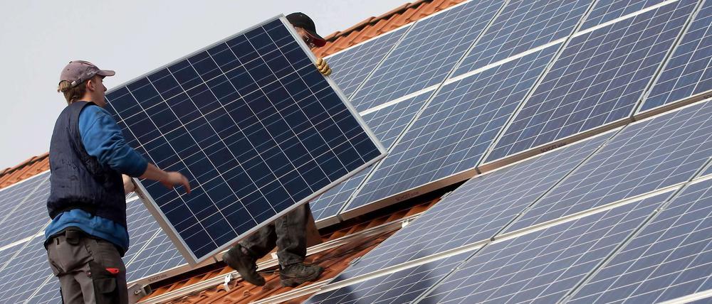 Aus der Diskussion darüber, ob die Fördersätze für Solarstrom zu hoch sind, ist längst eine Grundsatzdiskussion über das gesamte Erneuerbare-Energien-Gesetz geworden.