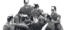 Knüppel raus. Die Polizei der 1960er Jahre war von militärischem Geist geprägt. 