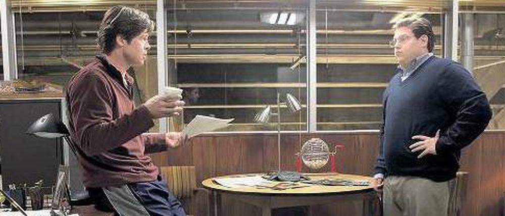 Cool bleiben. Manager Billy Beane (Brad Pitt) und Statistikfreak Peter Brand (Jonah Hill) haben einen Plan. 