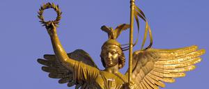 Kriegerische Goldelse. Die Säule erinnert an preußische und deutsche Siege.