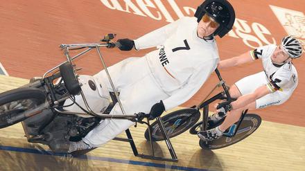 Peter Bäuerlein,51, aus Nürnberg ist seit 1982 als Schrittmacher bei Steher- und Dernyrennen im Einsatz. Neben diversen deutschen Meisterschaften zählen die Europameistertitel im Steherwettbewerb 2007 und 2008 zu seinen größten Erfolgen. Beide Titel gewann er mit dem Fahrer Timo Scholz. Foto: p-a/Augenklick
