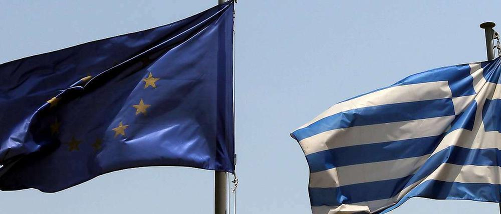 Die EU-Finanzminister wollen erst Ergebnisse sehen, bevor sie über das nächste Hilfspaket für Griechenland beraten.
