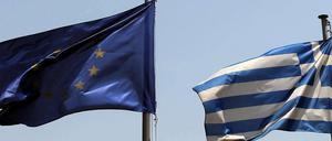 Die EU-Finanzminister wollen erst Ergebnisse sehen, bevor sie über das nächste Hilfspaket für Griechenland beraten.