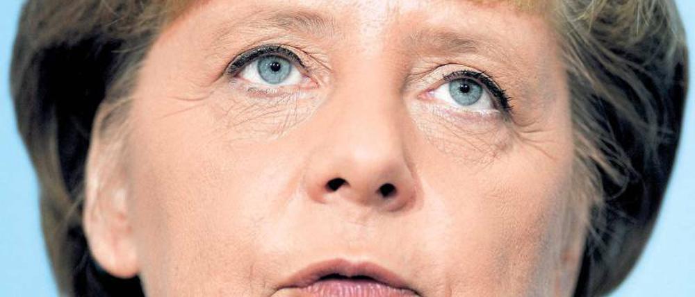 Von den Lippen lesen. Wer meint, er kommt mit der Chefin besser klar, wenn er nur das sagt, was er denkt, was sie wünscht – der hat sich getäuscht. Das kommt sicher auch bei der Bundeskanzlerin Angela Merkel (Foto) schlecht an.Foto: dpa