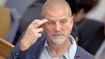 Jochen Hartloff (SPD) hat angeregt, bei Rechtsstreitigkeiten muslimische Schiedsgerichte hinzuzuziehen.