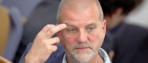 Jochen Hartloff (SPD) hat angeregt, bei Rechtsstreitigkeiten muslimische Schiedsgerichte hinzuzuziehen.