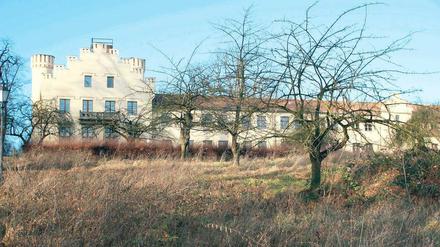 Garten statt Warten. Auch wenn sich im Schloss Petzow selbst noch nichts tut, soll das Außenareal nun teils nach historischem Vorbild wieder angelegt werden. Foto: picture alliance/AKG