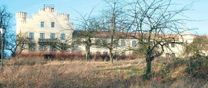 Garten statt Warten. Auch wenn sich im Schloss Petzow selbst noch nichts tut, soll das Außenareal nun teils nach historischem Vorbild wieder angelegt werden. Foto: picture alliance/AKG