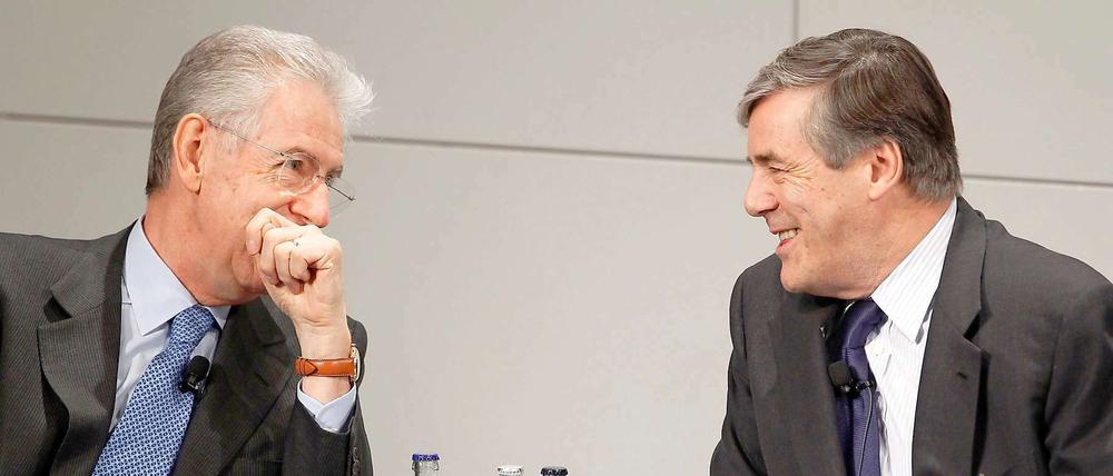 Von Optimist zu Pessimist. Während der italienische Übergangspräsident Mario Monti sein Land aus dem besten Weg aus der Krise sieht, warnt Noch-Deutsche-Bank-Chef Josef Ackermann vor einem Auseinanderbrechen der Europäischen Union. 