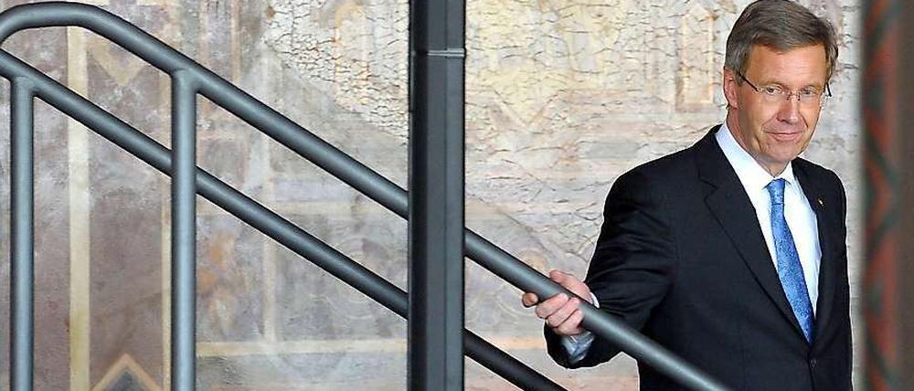 Bundespräsident Christian Wulff ist erneut mit Vorwürfen konfrontiert. Diesmal geht es um einen Urlaub auf Sylt.