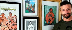Schwule Ikonen: Ralf König vor ausgewählten Werken.
