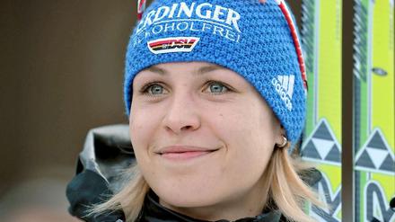 Magdalena Neuner muss noch rund einen Monat durchhalten.