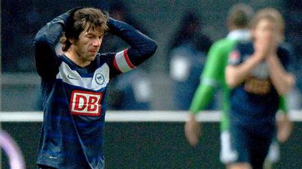 Lewan Kobiaschwili scheint zu grübeln, wo und wann Hertha die Fähigkeit zum Siegen verloren hat.