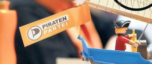 Immer schön transparent bleiben. Die Piraten gehen mit gutem Beispiel voran und sprechen vielen Bürgern aus dem Herzen: Politiker sollen ihre Nebeneinkünfte öffentlich machen. 