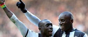 Doppelter Demba: Papiss Demba Cissé (l.) und Demba Ba lassen Newcastle von der Champions-League-Qualifikation träumen.