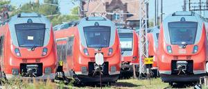 Mit Verspätung. Gebaut sind viele der neuen Fahrzeuge längst – wegen technischer Mängel will die Bahn sie aber nicht abnehmen.