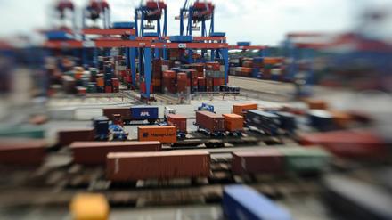 In Deutschland sind die Exporte im Dezember 2011 überraschend deutlich gefallen.
