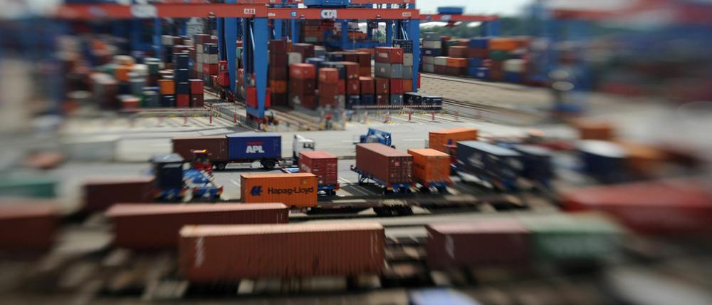 In Deutschland sind die Exporte im Dezember 2011 überraschend deutlich gefallen.