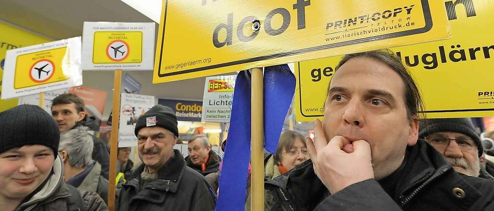 Flughafengegner protestierten schon am Wochenende gegen den neuen Großflughafen. 