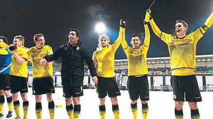 Jubel auf Eis. Erleichtert feierten die Dortmunder Spieler den Einzug ins Halbfinale. 