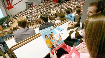 Es bleib voll: Immer mehr Abiturienten entscheiden sich für ein Studium.