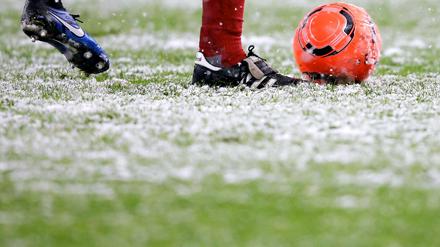 Eis, Schnee, Kälte - drei Dinge, die man normalerweise nicht mit Fußball verbindet.