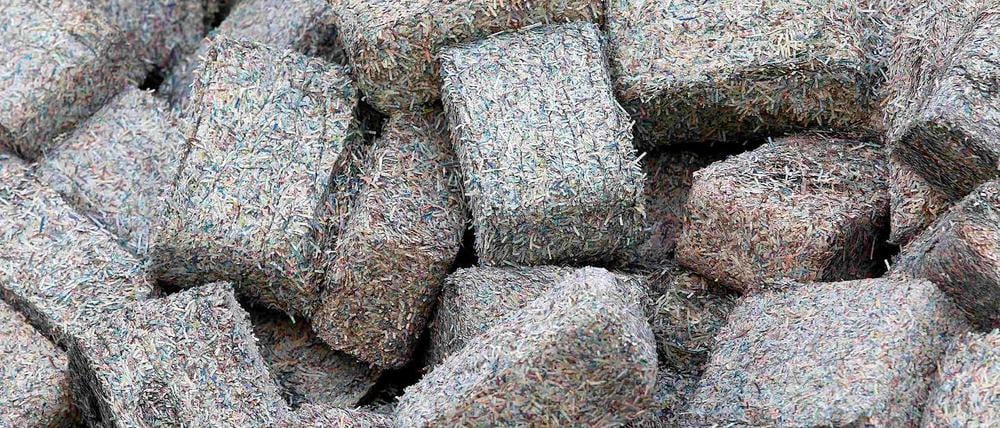 Auch eine Möglichkeit der Inflationsbekämpfung. Briketts aus alten Forint.