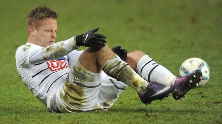Am Boden: Nach neun sieglosen Bundesligaspielen in Folge und dem Ausscheiden aus dem Pokal gilt es für Hertha im Spiel beim VfB Stuttgart, den Abwärtstrend zu stoppen.