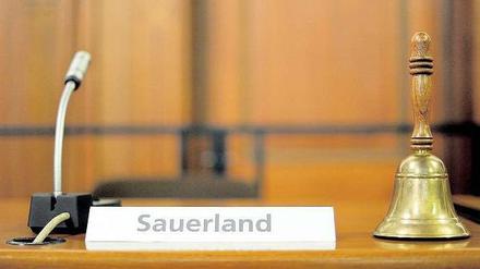 Sein Platz. Am Sonntag stimmten die Duisburger darüber ab, ob sie ihren Oberbürgermeister Adolf Sauerland weiter im Amt haben wollen. 