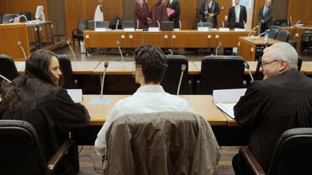 Der 21-jährige Arid Uka hatte bereits zum Prozessbeginn gestanden, zwei US-Soldaten erschossen und zwei andere lebensgefährlich verletzt zu haben. 