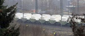 Der Castor-Transport rollt wieder und nähert sich Dannenberg in Niedersachsen. 