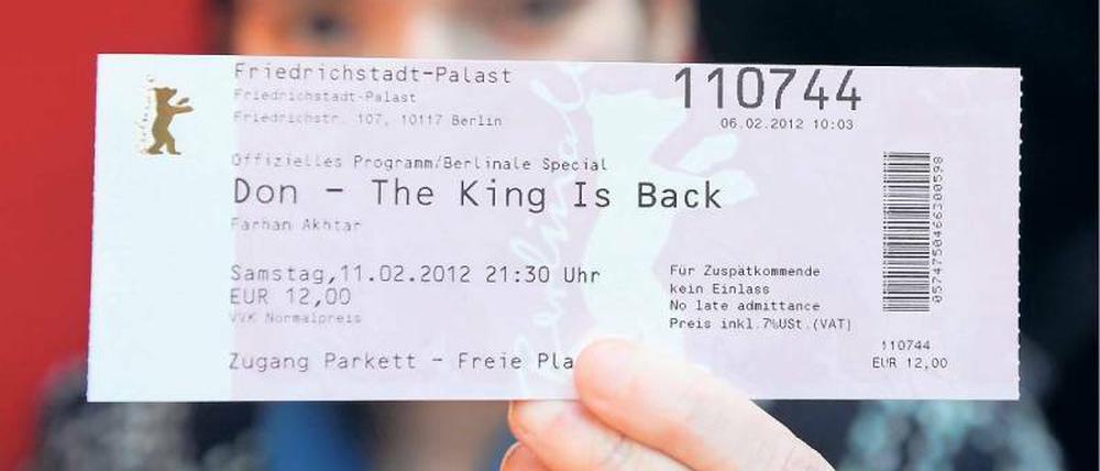 Dieser Mann hat ein Ticket. Sie nicht. Was nun? Wir sagen’s Ihnen. Foto: dapd