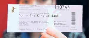 Dieser Mann hat ein Ticket. Sie nicht. Was nun? Wir sagen’s Ihnen. Foto: dapd