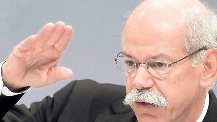 Viel höher geht nicht. Daimler-Chef Dieter Zetsche hat ein Rekordjahr hinter sich und die angepeilten Profite fast erreicht. Foto: Reuters