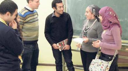Man sieht sich in Berlin. Die Gruppe von der Cairo University (CU) zu Gast an der FU.