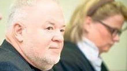 Auf der Anklagebank. Hotelier Axel Hilpert muss sich wegen Betrugs vor Gericht verantworten. Foto: dapd/Klaus-Dietmar Gabbert