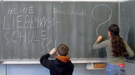 Der Platzmangel erschwert in Berlin noch die Suche nach einer guten Schule.